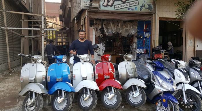 «الفيسبا».. 75 عاما على طيران الدبور الإيطالي في شوارع مصر