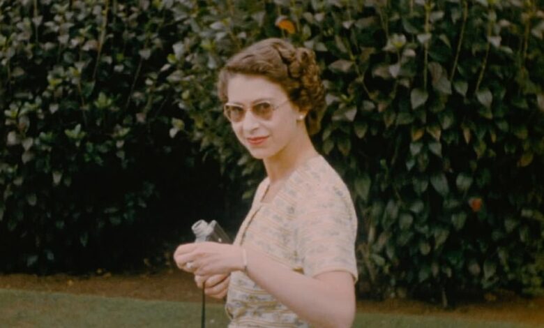 العائلة الملكية.. لقطات نادرة من خلف الكواليس