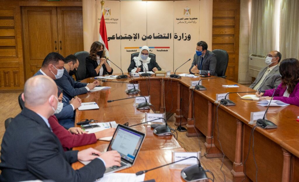 وزيرة التضامن و وزيرة الهجرة خلال الاجتماع