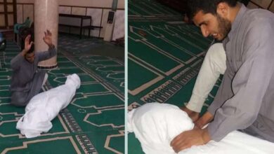 شاب يخنق صديقه بالمسجد