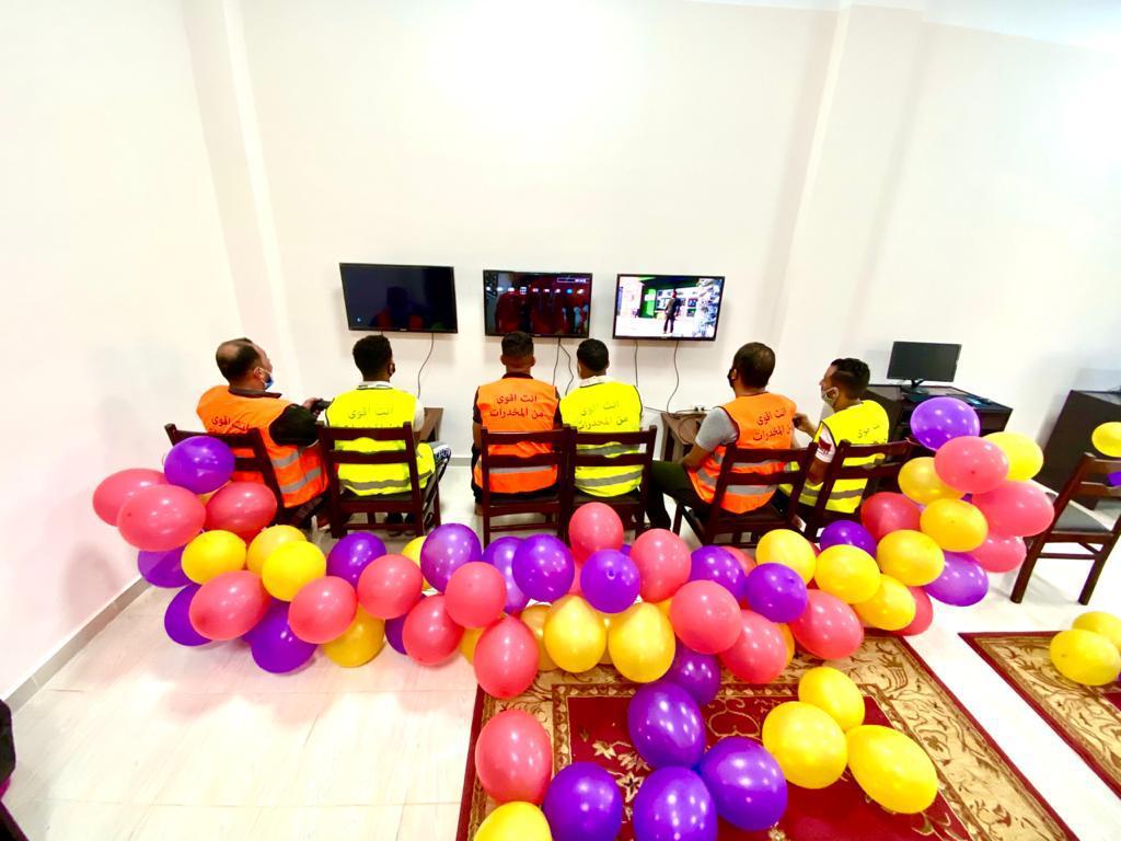 دورات تدريبية وأنشطة تعليمية في مراكز العزيمة 