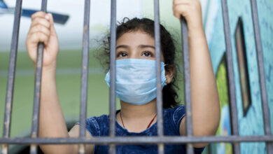 تأثير قيود الاغلاق على الأطفال