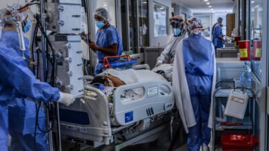 مصاب بمرض الفطر الأسود