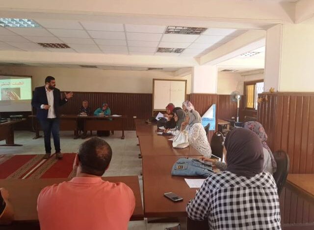 المهندس محمد بطل العالم يحاضر الطلاب