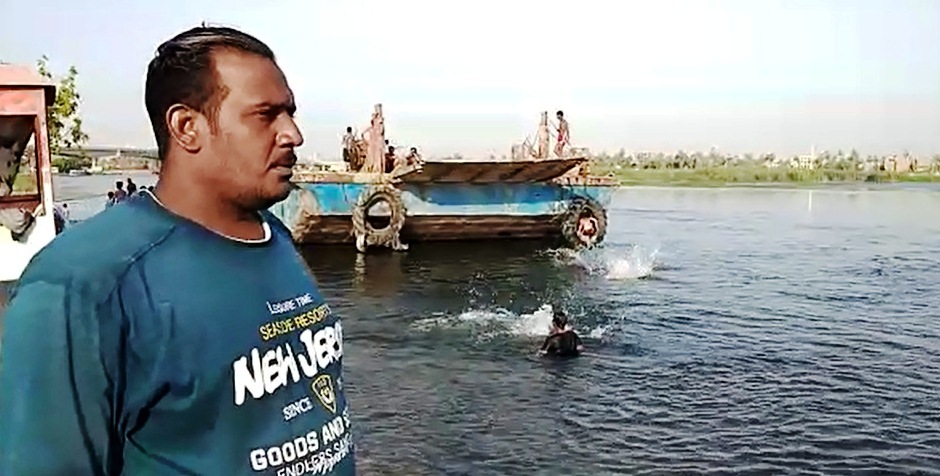 مواقف إنسانية دفعت صيّاد صعيدي للتطوع لانتشال الجثث الغارقة