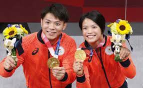 شقيقان يابانيان يحرزان ميدالية ذهبية 