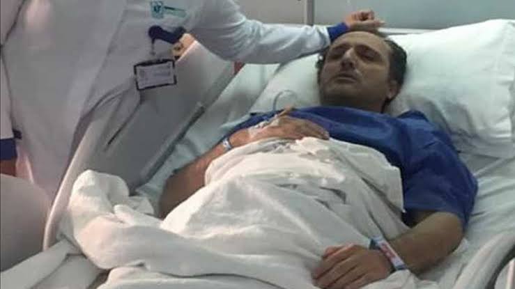 مدكور على سرير المرض