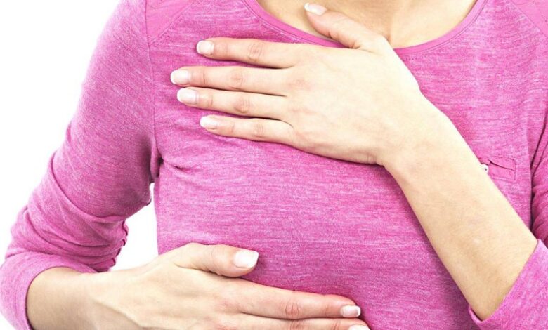 مصابة سرطان الثدي