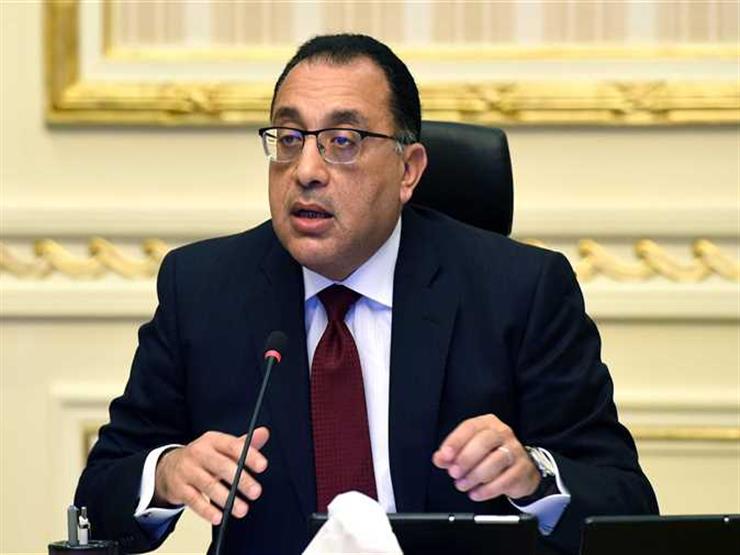مدبولي يحظر التعيينات والترقيات بالحكومة