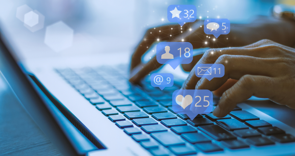 السوشيال ميديا