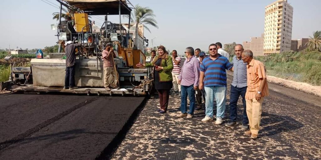 متابعة أعمال الرصف