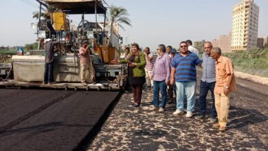 متابعة أعمال الرصف