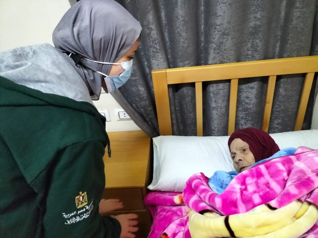فريق أطفال وكبار بلا مأوى