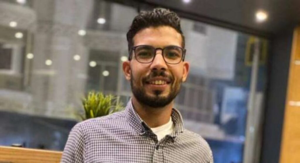 وفاة شاب تنبأ برحيله