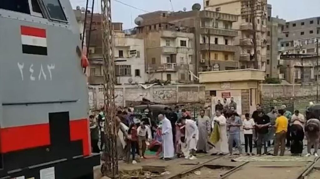 صلاة على خط سكة حديد