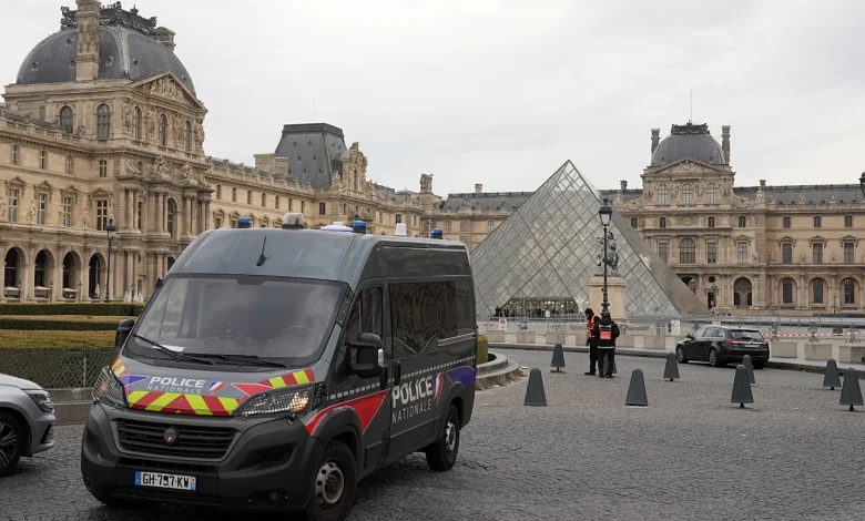 سرقة متحف اللوفر