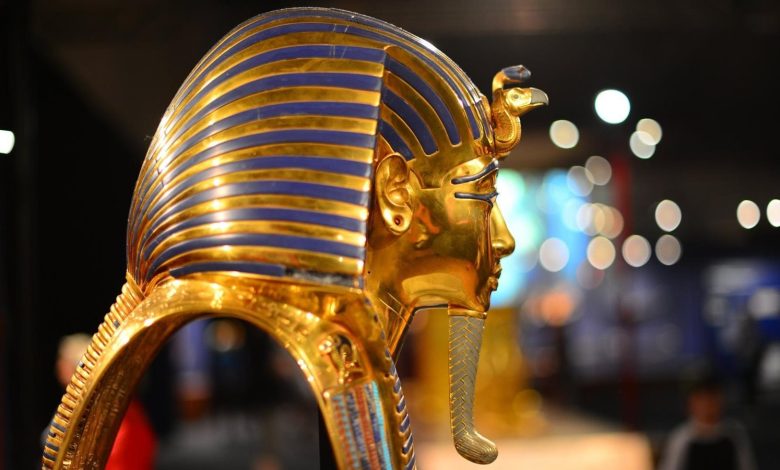 قناع توت عنخ آمون